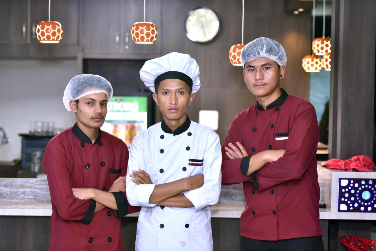 Marinha Airport Hotel Kathmandu Exteriör bild